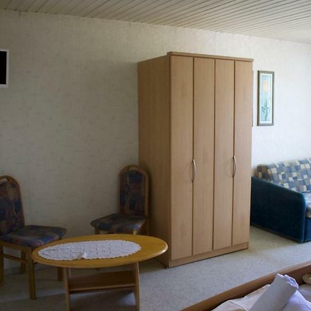 Pension Goldene Mitte Gross-Zimmern ภายนอก รูปภาพ