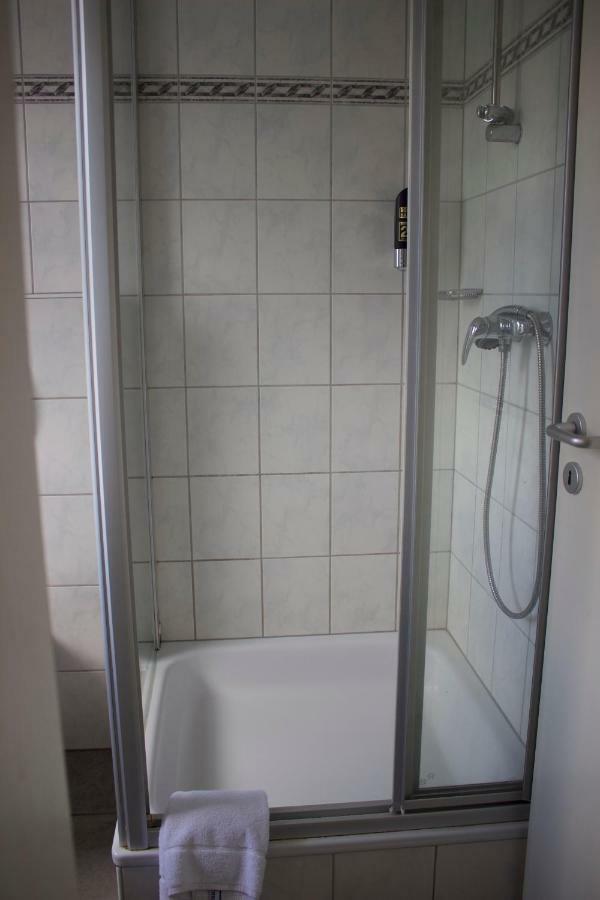 Pension Goldene Mitte Gross-Zimmern ภายนอก รูปภาพ